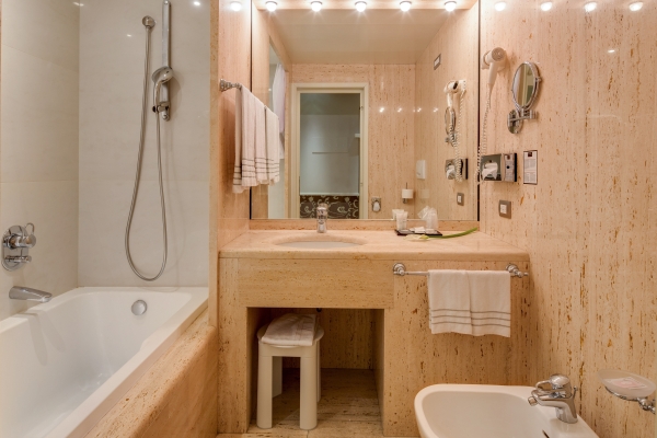 Hotel Grande Albergo Roma (Piacenza)